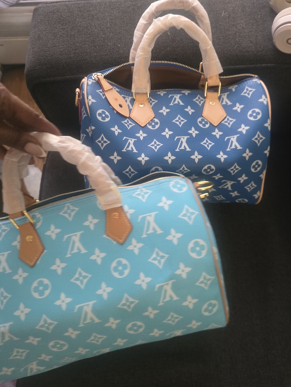 🌍Rare Turquoise/Caramel Barrel 35" Travel Tote - Picture 12 of 15